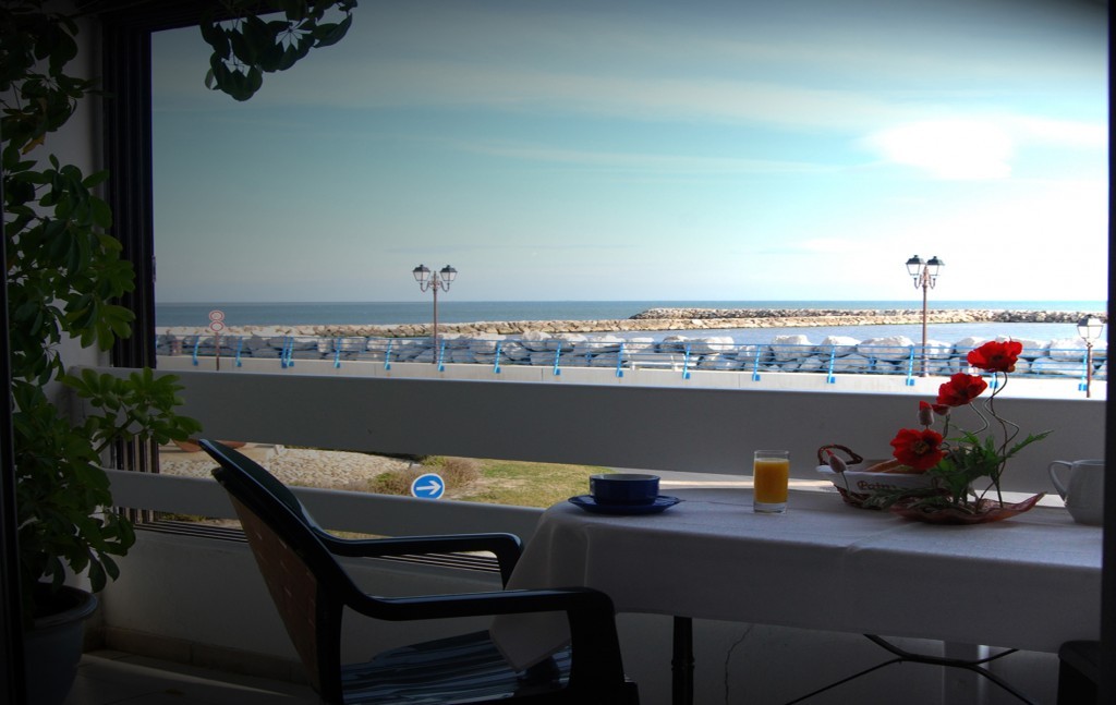 Un Balcon Sur La Mer Explication Fin